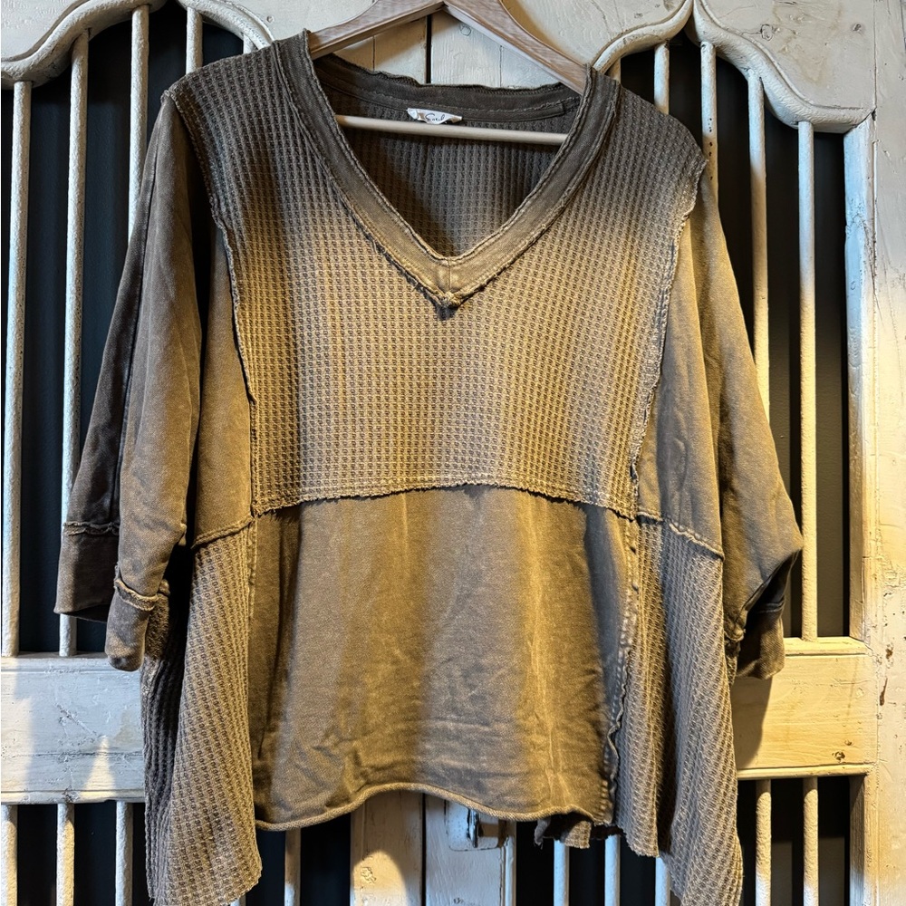 Easel over sized crop top